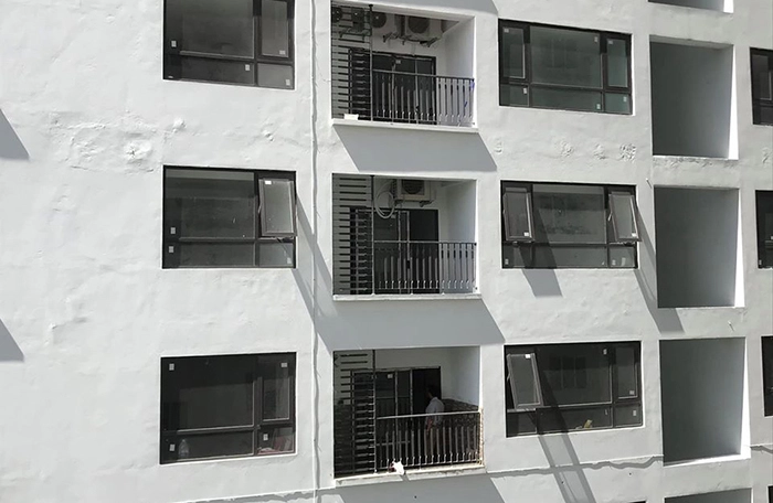 Chung cư N03T7 - khu Ngoại Giao đoàn: Mặt tường 'nham nhở' khi mới bàn giao