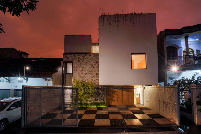 Fitted House – Giải pháp tận dụng không gian chật hẹp và bảo vệ gia đình trước môi trường ô nhiễm bên ngoài
