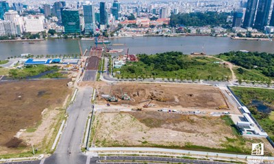 Tiền, quyền và nỗi đau đất vàng