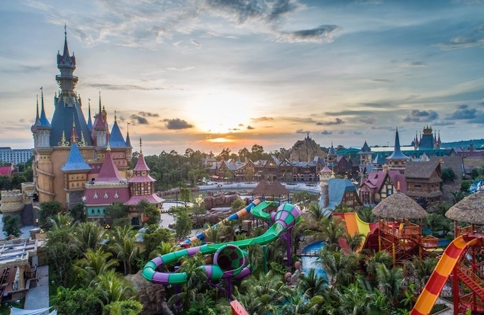 VinWonders của Phú Quốc sẽ thành công như Universal Studios của Singapore?