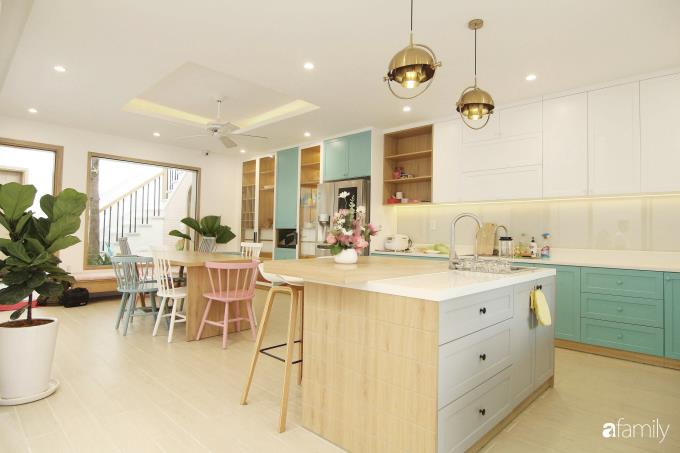 Căn nhà phố bên ngoài thì giản dị nhưng bên trong lại vô cùng sinh động ở Sài Gòn