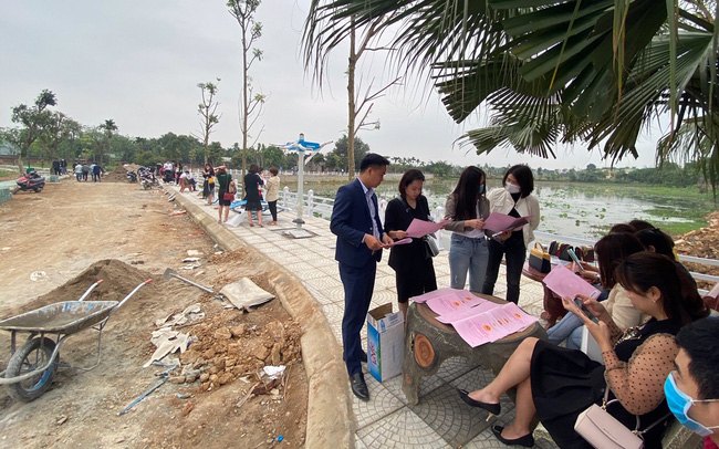 Lúc này, có nên chờ giá nhà đất xuống để mua vào?