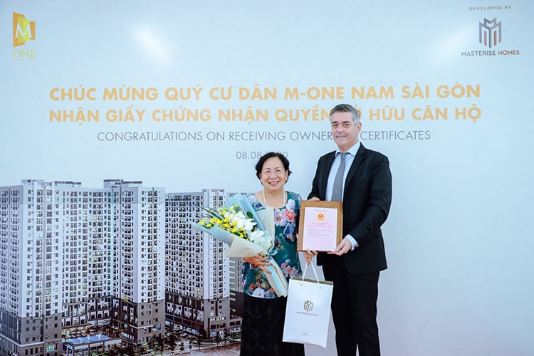 Masterise Homes chính thức bàn giao sổ hồng cho cư dân dự án M-One Nam Sài Gòn
