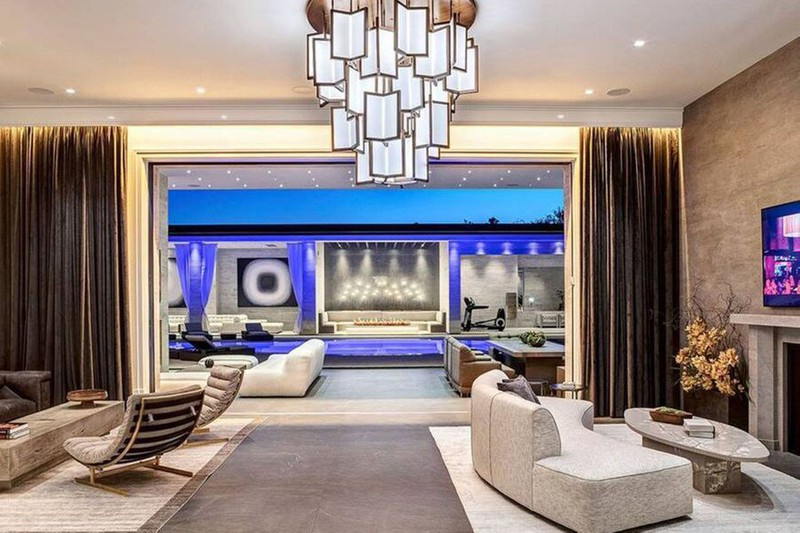Choáng ngợp với căn biệt thự xa hoa 36,5 triệu USD của Kylie Jenner