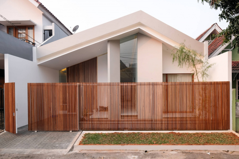 Nhà liền kề có 3 khoảng sân vườn, gây “thương nhớ” nhờ không gian bên trong thoáng đãng, ấm cúng