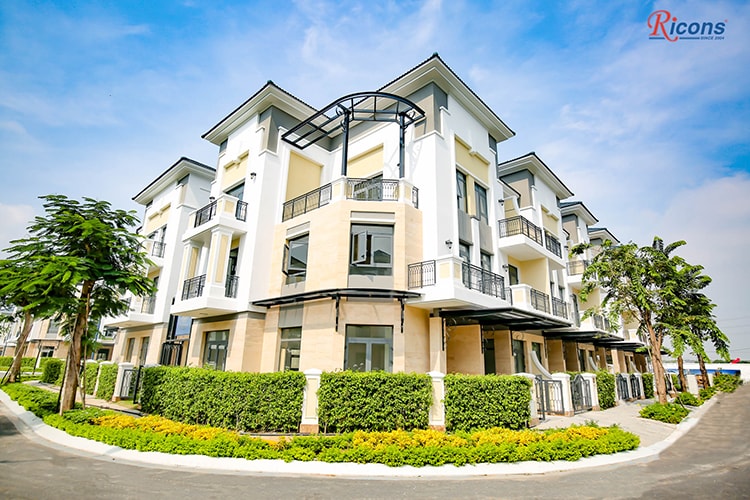 Ricons chính thức bàn giao dãy biệt thự nhà phố Verosa Park