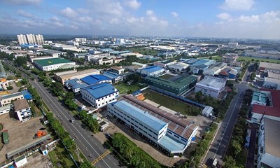 Vì sao sóng đầu tư ồ ạt đổ về Bình Dương?