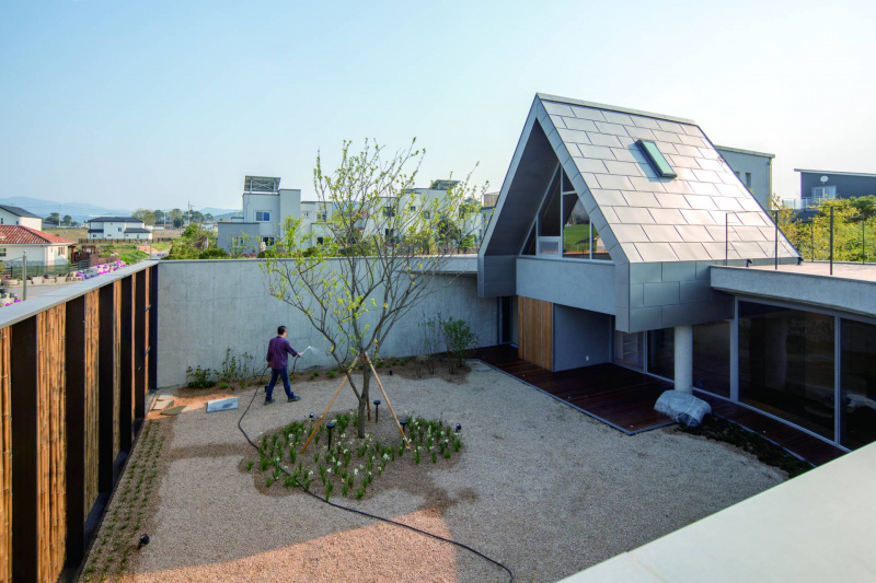 Walden House – Ngôi nhà mơ ước của cặp vợ chồng trung niên “luôn muốn nhìn thấy nhau ở mọi nơi trong nhà”