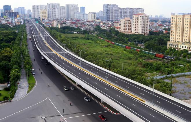 Hà Nội: Đường Phạm Văn Đồng 'lột xác' đẹp như mơ, giá nhà đất tăng mạnh
