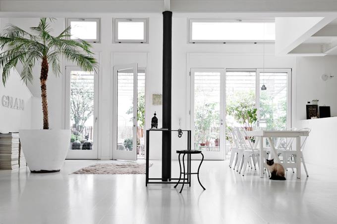 Ngôi nhà với bức tường màu trắng ở Milan khiến bất cứ ai cũng đều "mê mẩn"