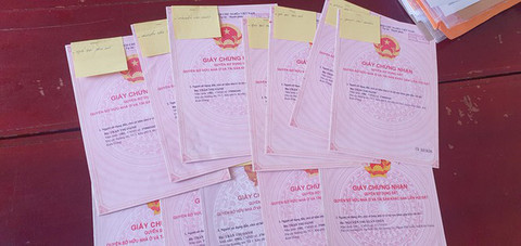 Cách nhận diện sổ hồng, sổ đỏ giả tránh nguy cơ "trắng tay" khi giao dịch