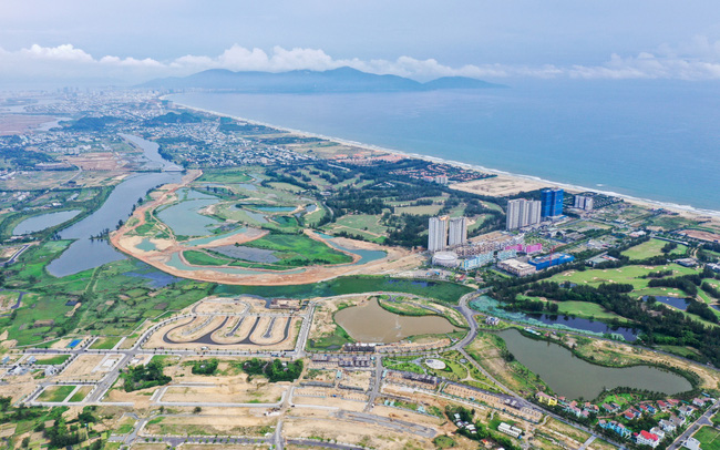 Khách hàng nhận sổ đỏ dự án One World Regency trong ngày đầu năm mới 2021