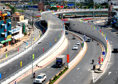 Tp.HCM tính thu hồi, bán đấu giá đất ven các đường mới mở