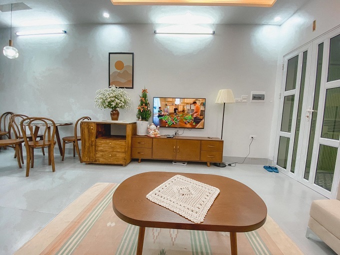 Diện mạo mới đầy khác lạ của căn nhà cũ rêu mốc từ những năm 90