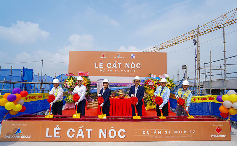 TP Thủ Đức: Tập đoàn Đất Xanh cất nóc cao ốc căn hộ - văn phòng St.Moritz