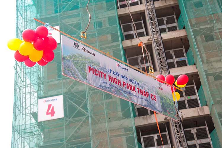 Nhà thầu Unicons chính thức tiến hành Lễ cất nóc tòa tháp Park 5 thuộc dự án Picity High Park