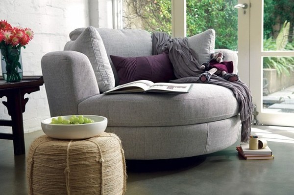 Tạo điểm nhấn cho căn phòng với những mẫu bàn, ghế, thảm sofa tròn hiện đại