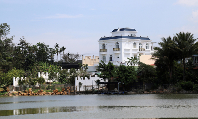 Lâm Đồng: Kiểm điểm Chi nhánh Văn phòng đăng ký đất đai thành phố Bảo Lộc, buộc cưỡng chế tháo dỡ biệt thự "khủng"