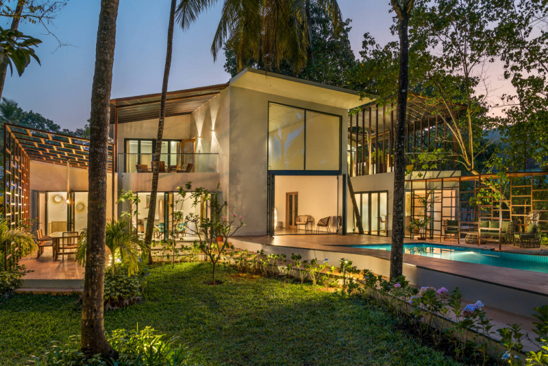 Earth House: Ngôi nhà với kết cấu bằng đá, đất và gỗ Teak gần gũi
