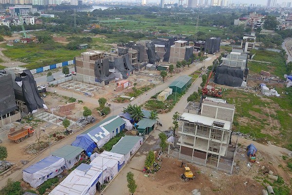 Những nguy cơ và kẽ hở từ việc siết tín dụng bất động sản và xây dựng