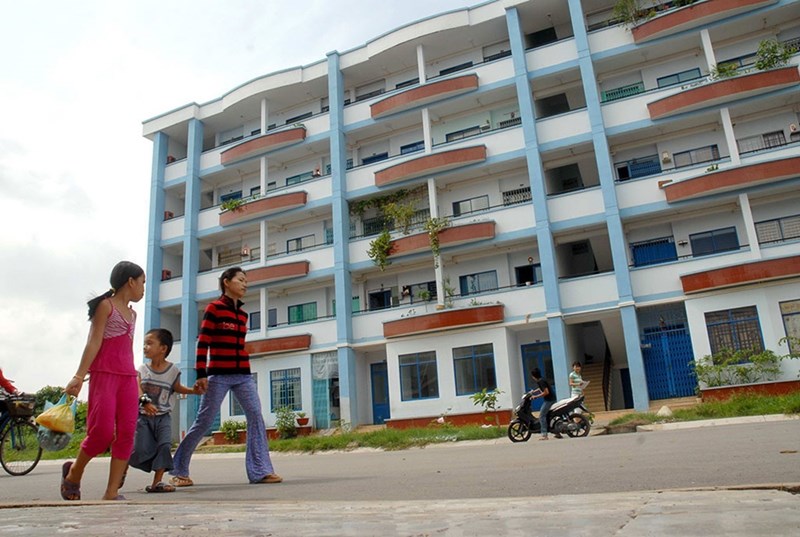 Nhà ở bình dân giá rẻ luôn là vấn đề nan giải tại các thành phố lớn, điển hình là Hà Nội và TP. Hồ Chí Minh