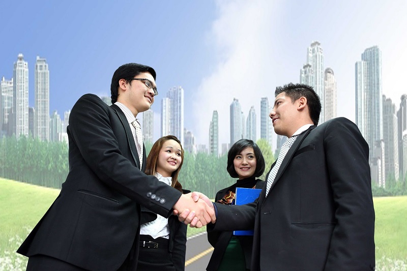 Môi giới bất động sản là gì? Mua bán bất động sản thông qua môi giới có rủi ro gì không?
