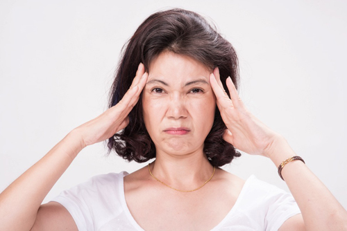 Nóng mặt: Điềm báo kỳ lạ và những con số may mắn