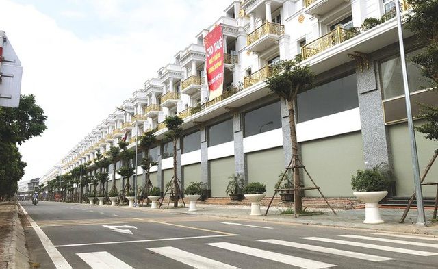 Nhà phố thương mại liên tục tăng giá bán dù ế ẩm khách thuê
