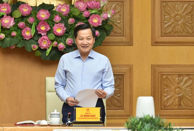 Phó thủ tướng: Xử lý nhanh, đề xuất giảm thuế GTGT, thuế tiêu thụ đặc biệt đối với xăng dầu