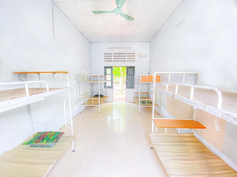 Giải đáp nên ở ký túc xá hay phòng trọ