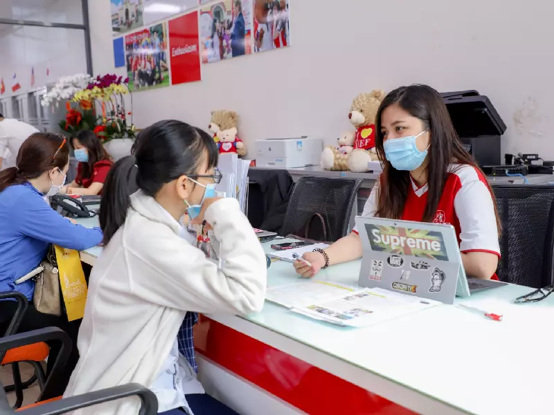 Chi phí của một sinh viên học đại học là bao nhiêu một tháng?