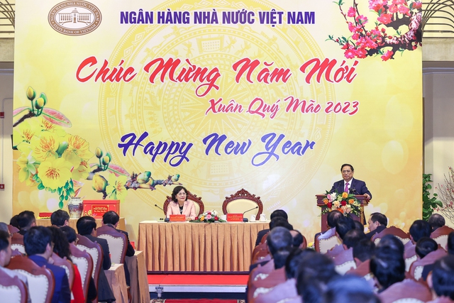 Thủ tướng: Phát triển thị trường bất động sản sẽ tháo gỡ khó khăn nợ xấu, trái phiếu doanh nghiệp