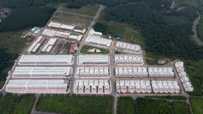 LDG: Nợ nần chồng chất, lùm xùm kéo dài, cổ đông chịu thiệt