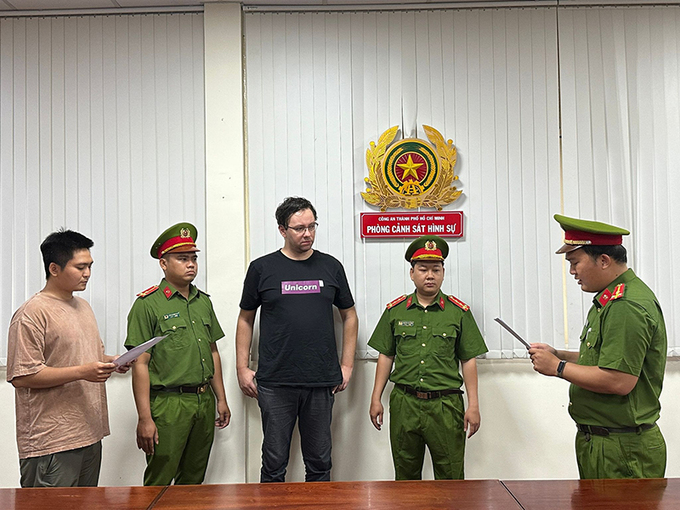Tp.HCM: Điều tra người nước ngoài điều hành 3 công ty cho vay nặng lãi