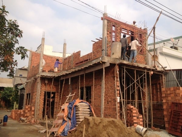 Xây dựng nhà ở, người dân phải nộp những loại thuế, phí nào?