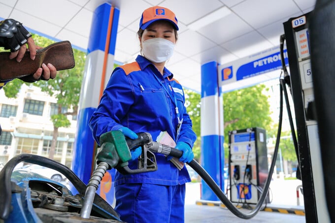 Còn hơn 1.200 cửa hàng xăng dầu chưa xuất hóa đơn điện tử