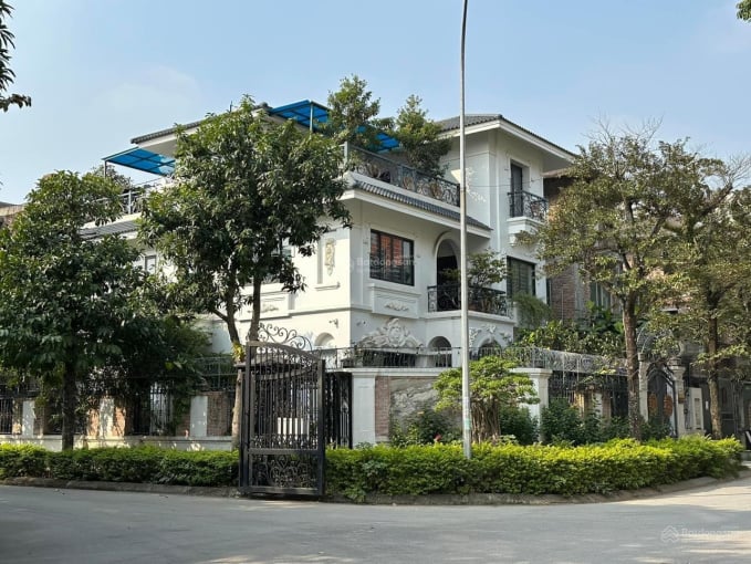 Giá biệt thự, nhà phố ở Tp. HCM vượt 400 triệu đồng/m2
